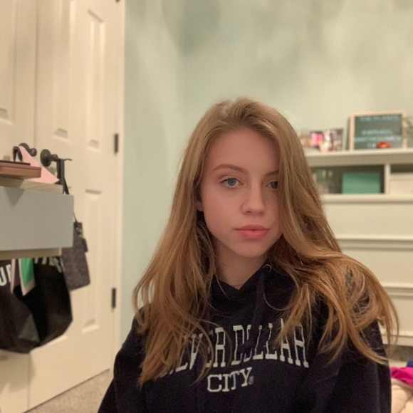 Meet your Posher, Em - Picture 2 of 2